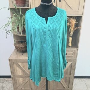 RXB Tunic Green Lace Front Notched V-Neck Long Sleeve Stretch Aztec Western Vibe